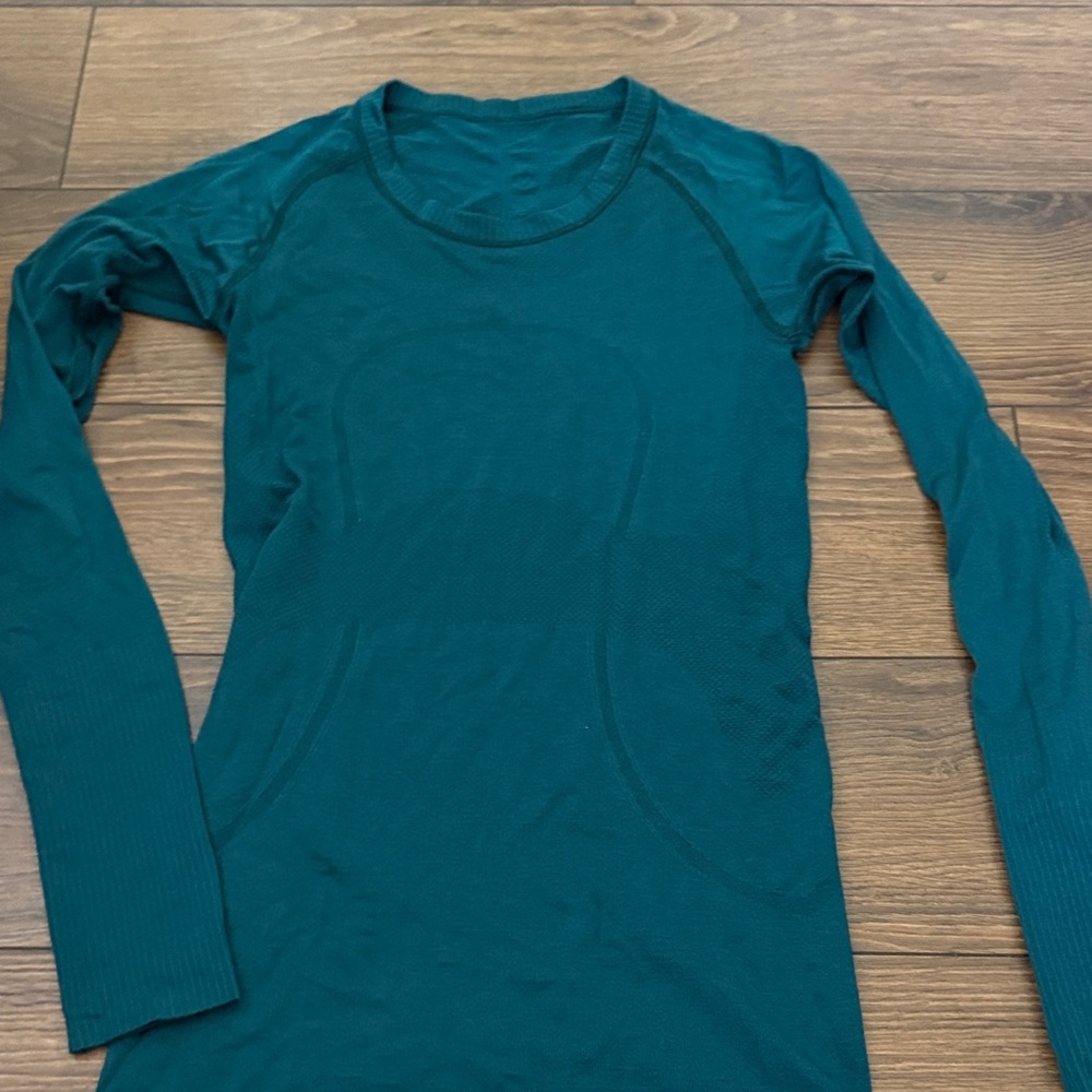 lululemon athletica Teal Long Sleeve Top-Waist length swiftly